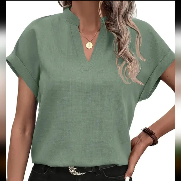 Elegant Blouse - Picture 2 of 3